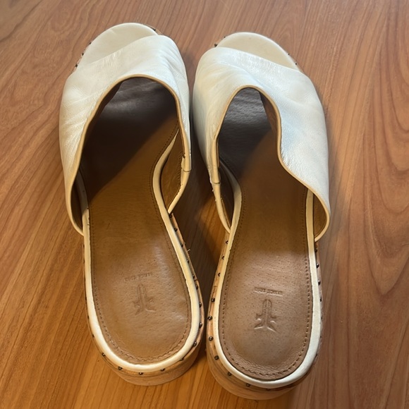 Frye leather block heel sandals. White. Size 9.5 - Picture 4 of 13